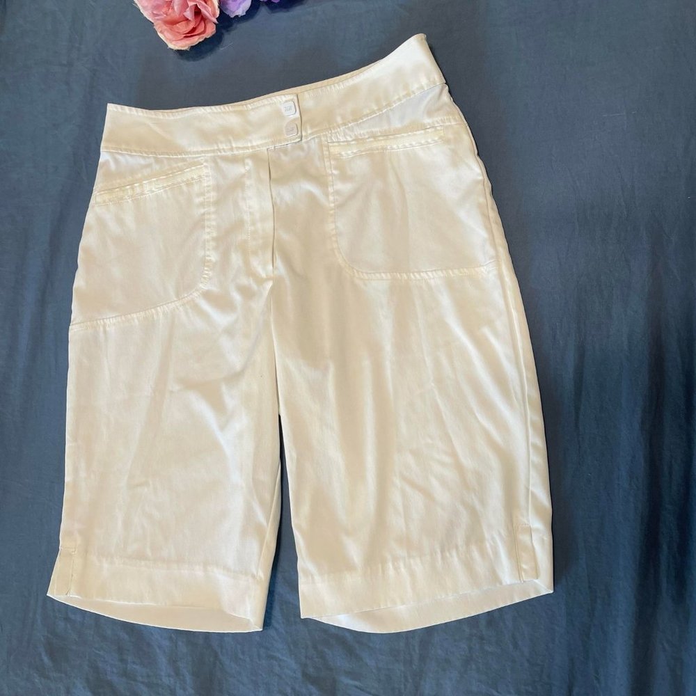 Women's White Bermuda Chino Golf Shorts by Tail- size 6